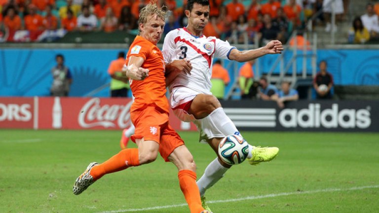 3. Джанкарло Гонзалез - Коста Рика, централен защитник
Място в този състав определено си спечели сърцето в отбраната на сензацията на Мондиала - Коста Рика. Стабилната му игра беше в основата за изхвърлянето на Англия и Италия, но представянето му срещу Гърция и Холандия беше повече от забележително.