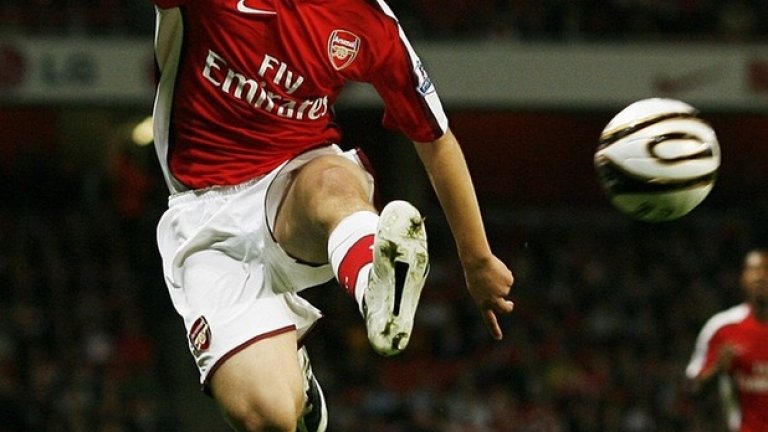 9. Джак Уилшър, 16 години и 255 дни
Блекбърн - Арсенал, 13-ти септември 2008 г.
Влезе на мястото на Робин ван Перси. 10 дни по-късно отбеляза страхотен гол във вратата на Шефийлд Юнайтед. Днес е една от звездите на "топчиите", но е преследван от много контузии.