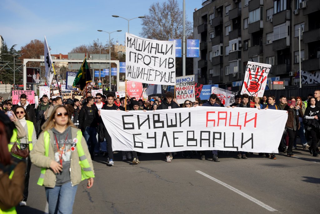 Премиерът на Сърбия Милош Вучевич подаде оставка