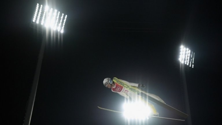 До днес най-доброто постижение бе на Владимир Брейчев, който през далечната вече 1984 г. се класира на 19-то място в ски скоковете от малка шанца на Олимпиадата в Сараево.