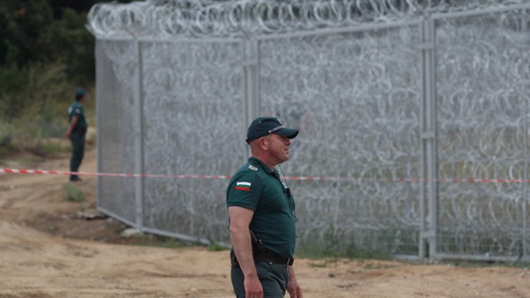 Ако ползвате един и същ билет за градския транспорт от 2008 г. и се молите да не се качи контрола, защо Делян Пеевски да не е шеф на ДАНС?