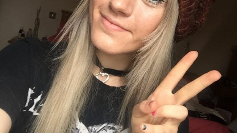 "Събудих се една сутрин и изведнъж видях как хаштагът #SaveMarinaJoyce е навсякъде. Не мога да повярвам какво направиха хората. Помогнаха на канала ми в YouTube страшно много", казва тя пред Sun.