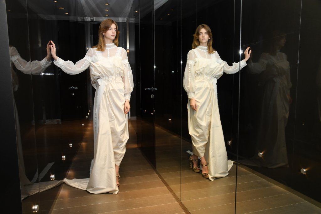 Буфан ръкавиБухналите ръкави са доста ретро, но пък редовно се оказват супер нашумели. Я някоя звезда ще се появи с такава рокля, я в някой сериал ще се мернат. И сега се случва абсолютно същото – големите, пухкави ръкави, подобно на подплънките, се завръщат.