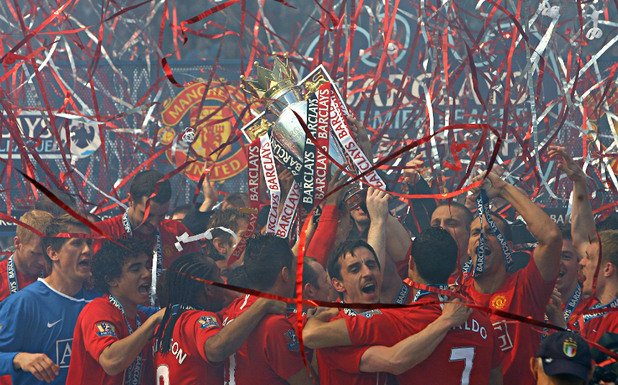 Манчестър Юнайтед от 2009 г. е последният засега английски отбор, успявал да защити титлата. Тогава "червените дяволи" грабнаха първото място за трета поредна година