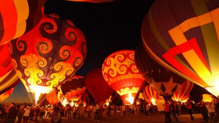 Международният фестивал на балоните се провежда всяка година в Албакърки, Ню Мескико (Albuquerque International Balloon Festival - USA)