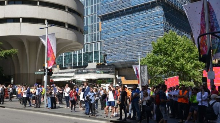 Терорист взе заложници в Сидни (на живо)