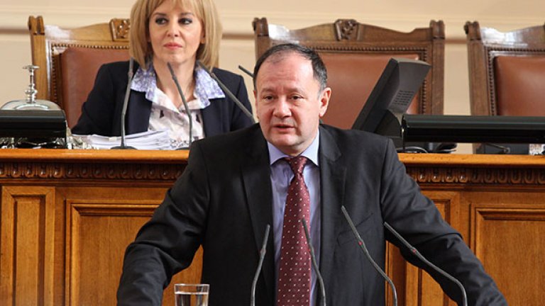 В обръщението си Миков призова народните представители да се върнат в НС