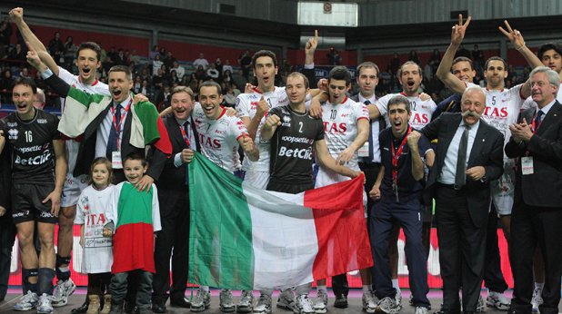 Италианският Тренто, воден от треньора Радостин Стойчев и капитана Матей Казийски, за трети пореден път стана световен клубен шампион по волейбол!
