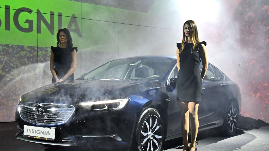 opel insignia, автомобил