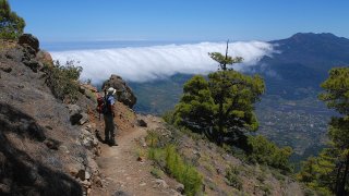 Cascada_de_nubes_La_Palma_20080606