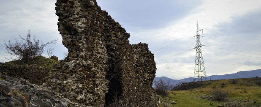 Активно използвана през Средновековието, тази крепост води началото си от Античността. Построена е от тракийското племе Койлалети, обитавало околните земи.