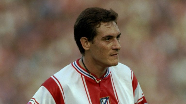 Карлос Гамара (Парагвай).
С вид на лошия от екшън за наркодилъри в Латинска Америка, централният защитник бе лидер на един от най-коравите и талантливи парагвайски тимове в историята. 110 мача за родината му, като от тях 75 като капитан между 1993-а и 2007-а са показателни. Игра на пет турнира Копа Америка, като и петте пъти Парагвай мина груповата фаза, но все спираше преди финала. В четири от случаите - срещу крайния победител.
