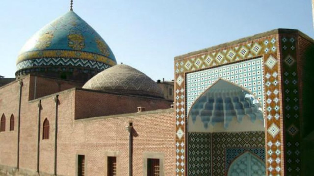 120113132426_yerevan_blue_mosque_640x360_bbcazeri