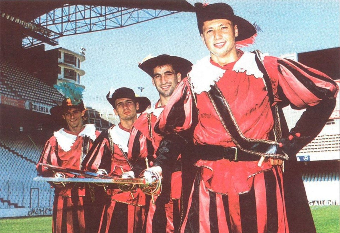 Имало едно време във Валенсия – (от ляво надясно) Белодеич, Миятович, Пици и нашият Любо Пенев.