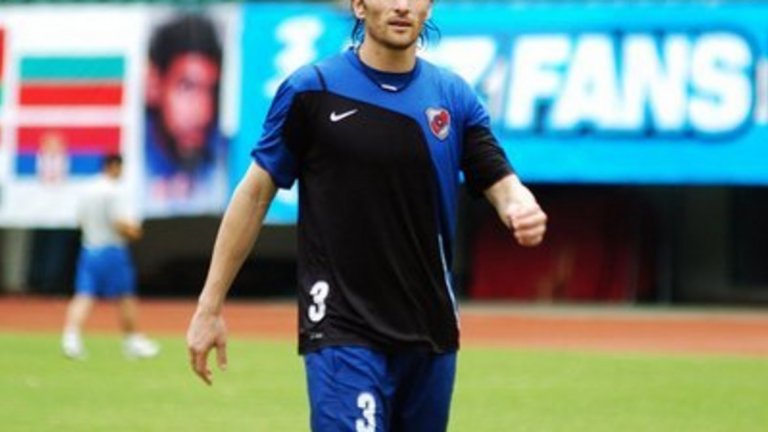 Янко Вълканов
Вълканов смени два клуба в Китай. През 2008 г. беше в Шанхай Шенхуа, а след това в Шънджън Руби през 2009-а.