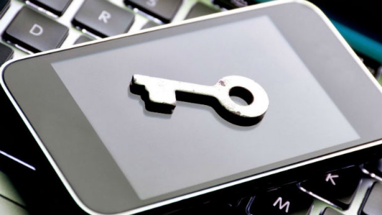 5. Tinder vs Grindr
Това също е приложение за смартфон. Grindrе е подобен на Tinder, но предназначен само за господата. И по-точно - за гей и би-господата. Функцията му е същата - да предлага бързи онлайн запознанства само с помощта на умния телефон и бързо „отсяване" на подходящите един за друг кандидати.