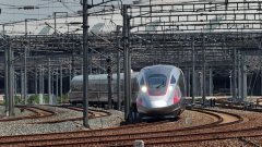 Най-важният ангажимент на Пекин е строежът на високоскоростна жп връзка между Белград и Будапеща на стойност почти €3 млрд. Ако досега отнема 8 часа за пътуване между столиците на Сърбия и Унгария, след построяването на линията превозът ще става за по-малко от 3 часа.