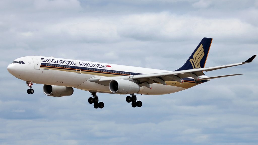 Singapore_Airlines_Airbus_A330-343X_PER_Koch