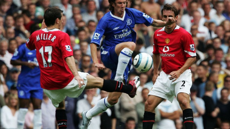 Полузащитник: Алексей Смертин (Челси)
Взет от Раниери, но нямащ шанс при Моуриньо в конкуренцията на Макелеле, Лампард и Скор Паркър. Все пак успя да спечели златен медал през 2004/05, когато „сините“ защитиха титлата си, а следващия сезон бе отдаден под наем в Чарлтън.