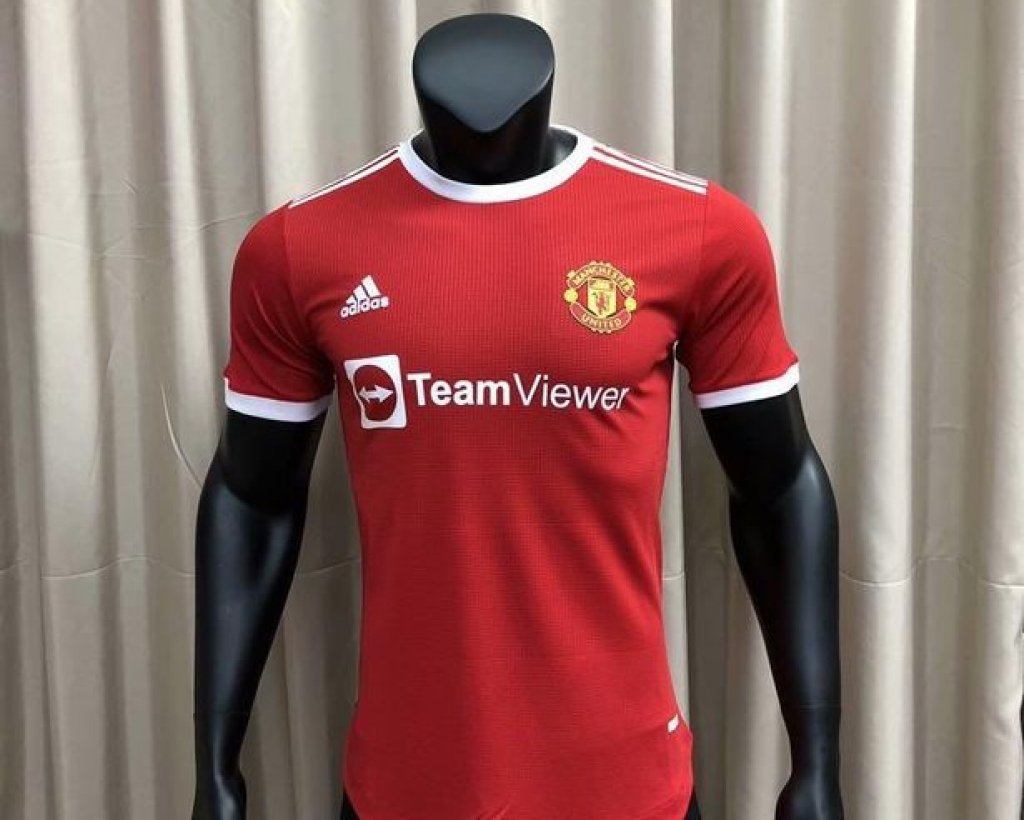 Феновете на Юнайтед са раздвоени за новите екипи с "Team Viewer"