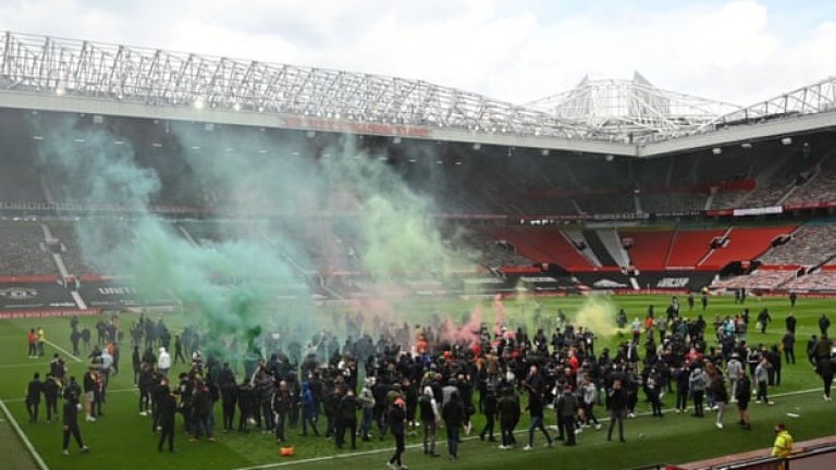 Най-важното след отложеното дерби Юнайтед - Ливърпул