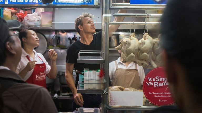 "Зелените бургери убиват хора."
Тази констатация е коментар на това, че сготвилият даденият бургер не е успял да определи, че месото, което ползва, е развалено. А щом не можеш да забележиш това, нямаш работа в кухнята.