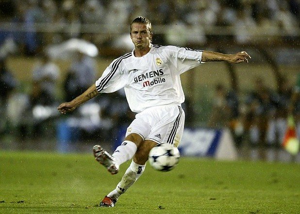 Дейвид Бекъм, Реал Мадрид (2007 г.)
В началото на 2007 г. Фабио Капело отсича, че Дейвид Бекъм повече никога няма да играе за Реал Мадрид. Италианецът е бесен, че Бекс се е договорил за преминаването си в американския ЛА Галакси след края на сезона без неговото знание. Бекъм обаче продължава да тренира здраво и само след месец дон Фабио променя решението си и го връща в отбора, което се оказва от решаващо значение. Дейвид доиграва сезона на изключително ниво и допринася много за титлата, която е спечелена по драматичен начин.