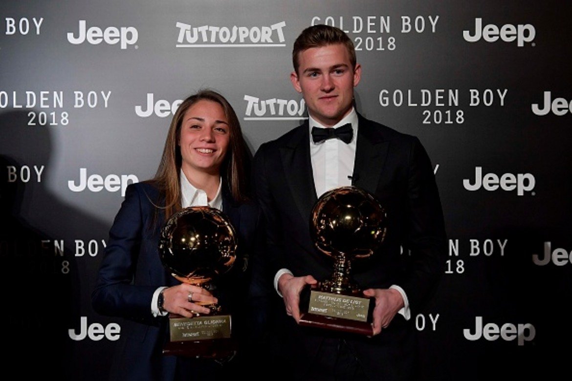 Матийс де Лихт спечели наградата Golden Boy 2018. До него е 19-годишната нападателка на Ювентус Бенедета Глиона, която стана първата носителка на приза Golden Girl.