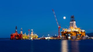 Малка част от огромните приходи от изкопаеми горива се харчат