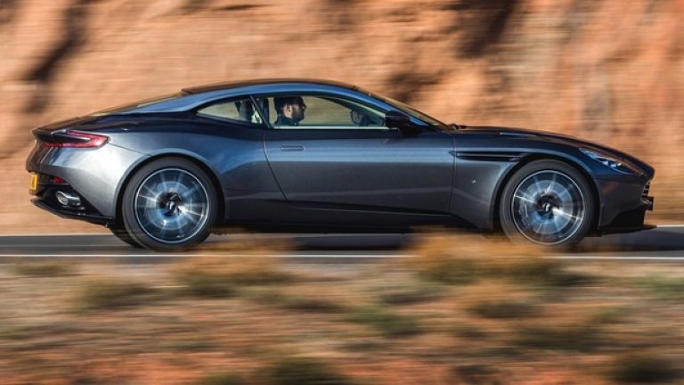 DB11 на Aston Martin трябва да е успешен
Звучи като клише, но DB11 ще е решаващ модел за бъдещето на британската марка. DB9 и Vantage са на пазара от над десетилетие и смяната е наложителна. На живо DB11 е страхотен и има всички шансове да успее.