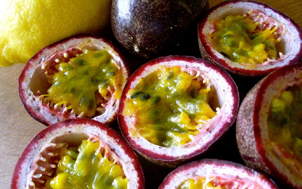 Страстен плод / Passionfruit