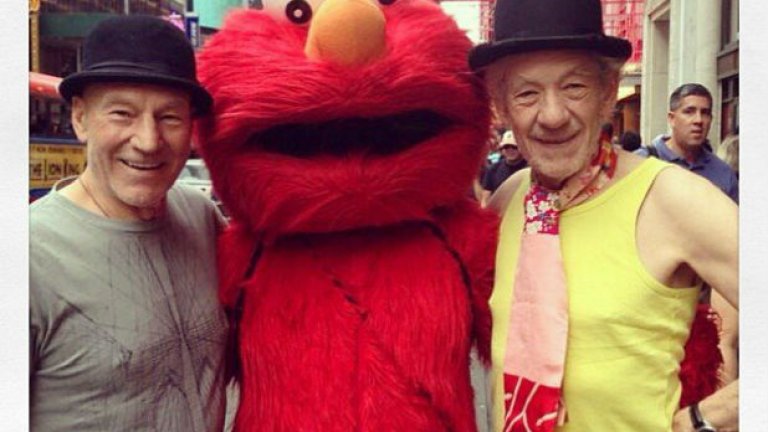 Актьорите Патрик Стюарт и Йън Маккелън са фенове на мъпета Елмо