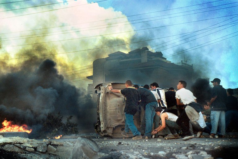 Избухване на бомба на Ивицата Газа - снимката, която за малко не коства живота на Ейми Витале.