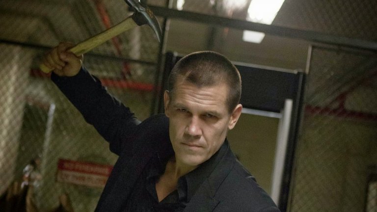 Oldboy
Това е може би един от най-хвалените азиатски филми за последните няколко десетилетия. Екшънът за мъж, държан в плен в продължение на години, който след това тръгва за отмъщение е въздействащ и интересен, предлагайки на зрителите както добра история, така и качествени бойни сцени. Римейкът с Джош Бролин от 2013 г. обаче е значително по-слаб. Наред с не особено силната актьорска игра, самата история стои сякаш "сдъвкана и изплюта" особено сравнена с оригинала.