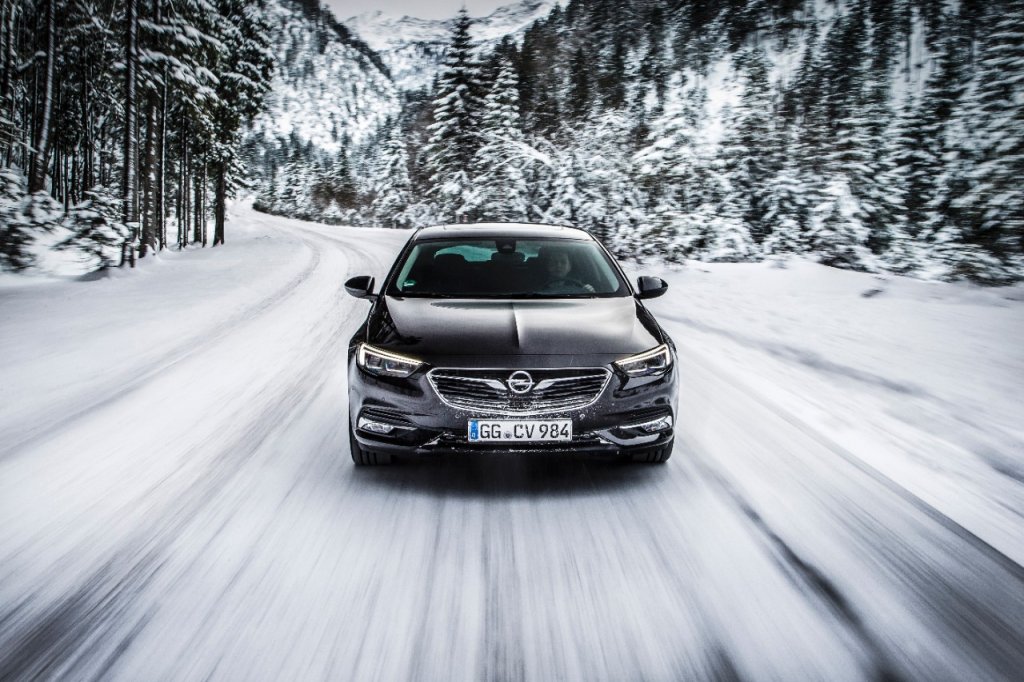 Opel-Insignia-Grand-Sport-304989-1