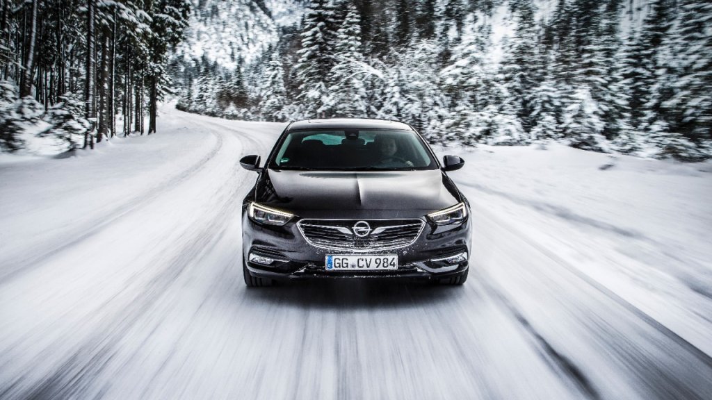 Opel-Insignia-Grand-Sport-304989-1