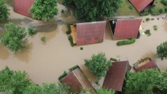 В благотворителната кампания в помощ на пострадалите от наводненията от есемеси с текст DMS VARNA на телефон 17 777 са събрани близо 615 хиляди лева