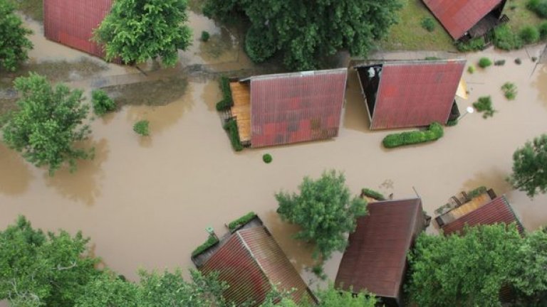 Отводнени са всички обекти в Албена