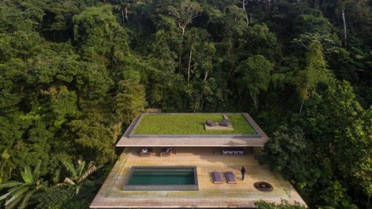 В категорията за къщи е и този уникален дом - Jungle housе - на studio mk27. Той се намира в Сао Паоло, Бразилия