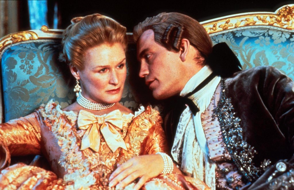 \"Опасни връзки\" (Dangerous Liaisons, 1988)