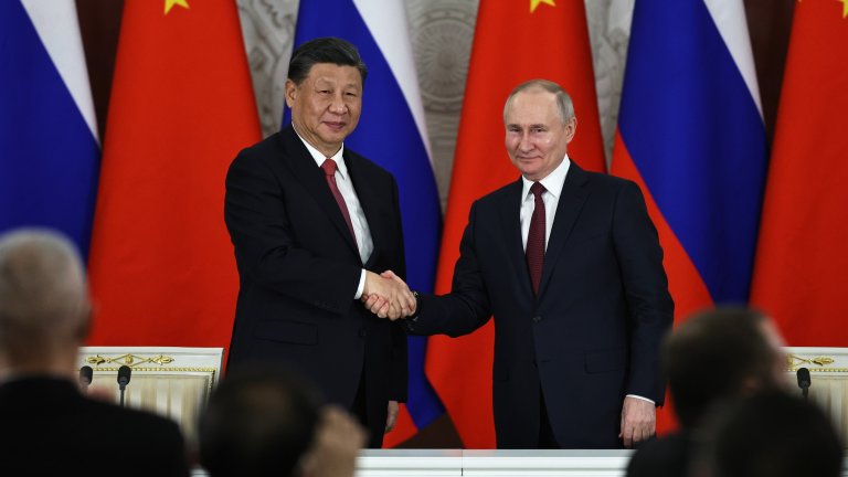 Руският държавен глава отрича страната му да става по-зависима от Пекин