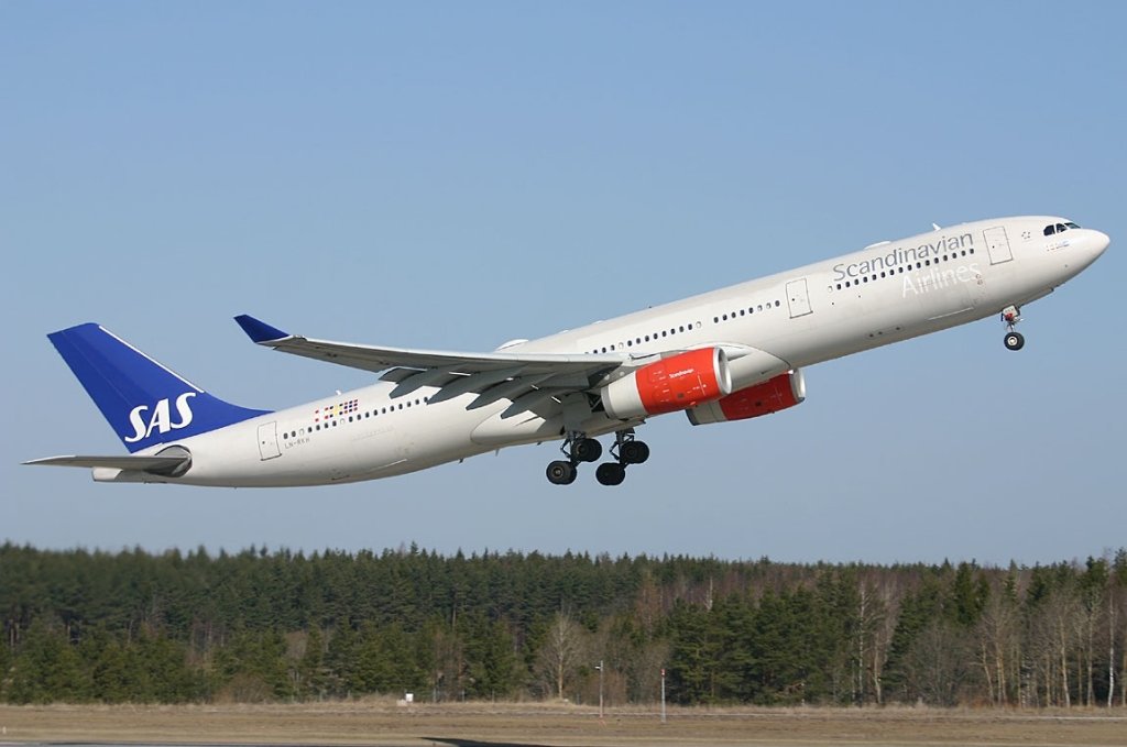 Airbus_A330-343X,_Scandinavian_Airlines_-_SAS_AN0831588