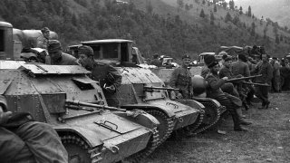 Polish_soldier,_machine_gun,_Polish_brand,_tank,_combat_vehicle_Fortepan_78270