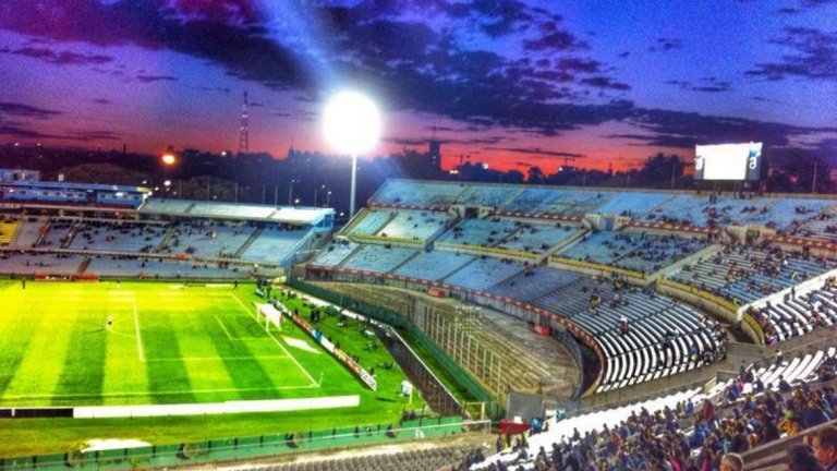 "Сентенарио", Монтевидео
Пенярол е златисто-черната лудост на Монтевидео. Отборът играе мачовете си на митичния "Естадио Сентенарио". Построен е по случай 100-годишнината от първата уругвайска конституция и е открит на 18 юли 1930 г. с мач от първото в историята световно първенство по футбол. На него се играе и финалът, в който Уругвай печели титлата след 4:2 над Аржентина.