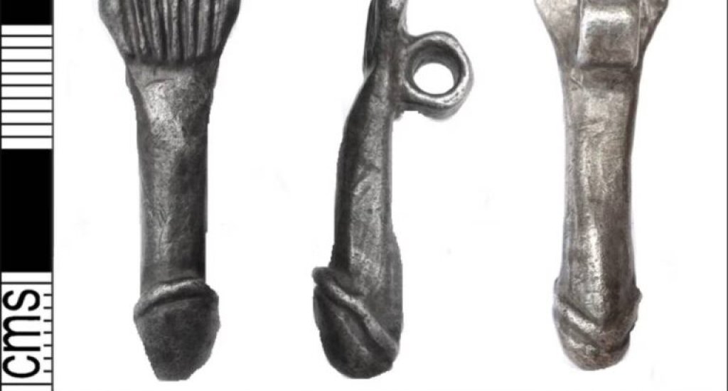 penis-pendant-found-in-kent-768x550