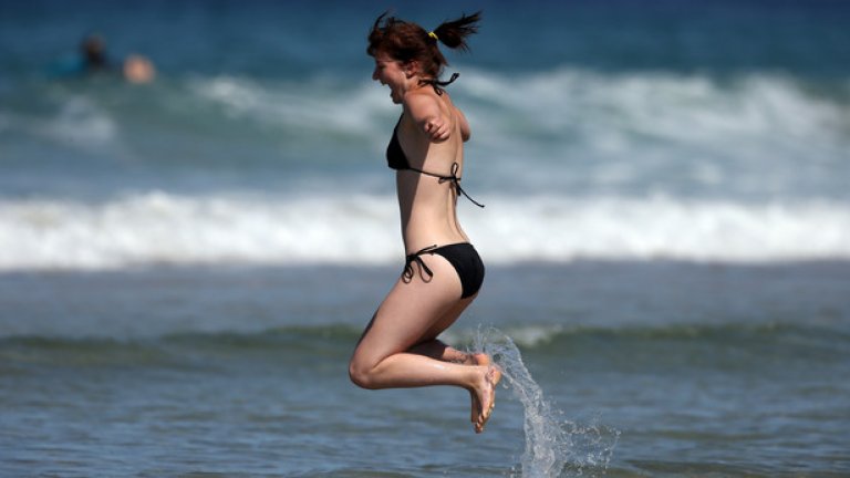 Дали е заради слънцето или е заради дългите дни и нощи, но лятото просто те приканва да пуснеш всички дяволи навън и да се веселиш като вещица на сборище