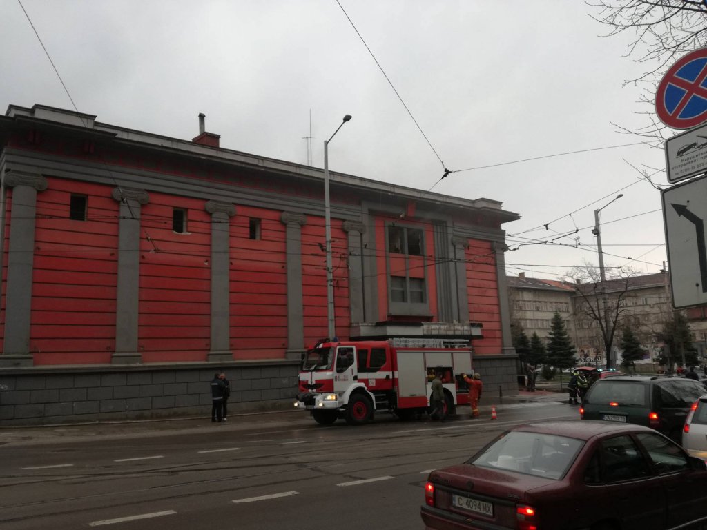 Гори покривът на Син Сити