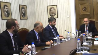 ДБ: Този парламент има отговорност да излъчи правителство