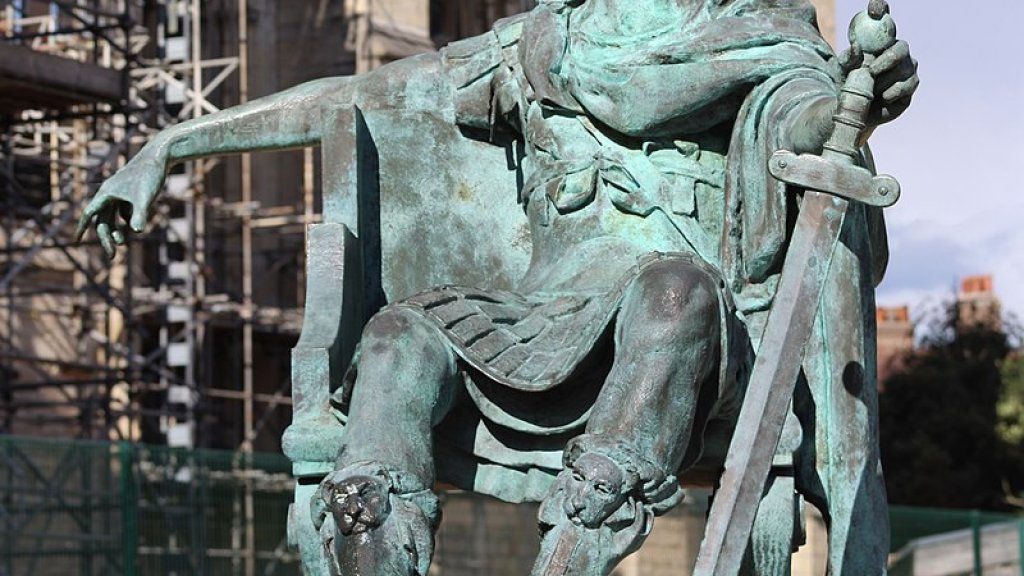 Statue_Constantin_1er_York_13