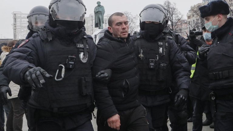 Над 1000 арестувани на протестите в подкрепа на Навални (обзор)